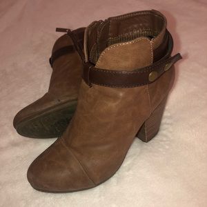 Breckelle’s Brown Leather Heeled Booties
